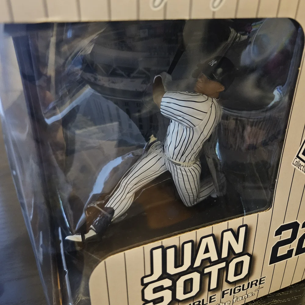 New York Yankees Juan Soto Collectible Figure - Picture 3 of 4